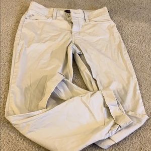 women’s khaki trousers